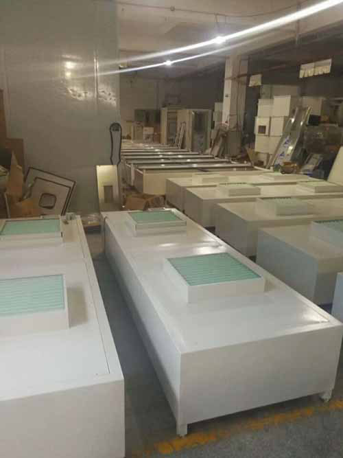 FFU層流罩適用于在各種環境中獲得高級別的潔凈環境。 FFU層流罩適用于在各種環境中獲得高級別的潔凈環境。