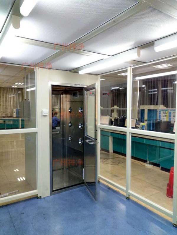 潔凈棚內(nèi)風(fēng)淋室安裝圖 潔凈棚內(nèi)風(fēng)淋室安裝圖
