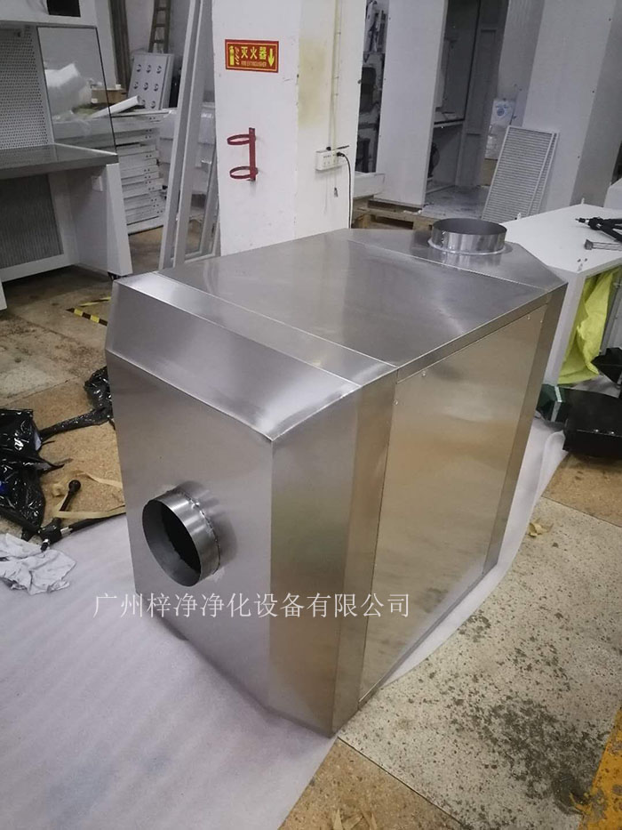 活性炭過濾箱整體安裝,活性炭過濾系統整體組裝好后出貨,不存在現場組裝。 活性炭過濾箱整體安裝,活性炭過濾系統整體組裝好后出貨,不存在現場組裝。